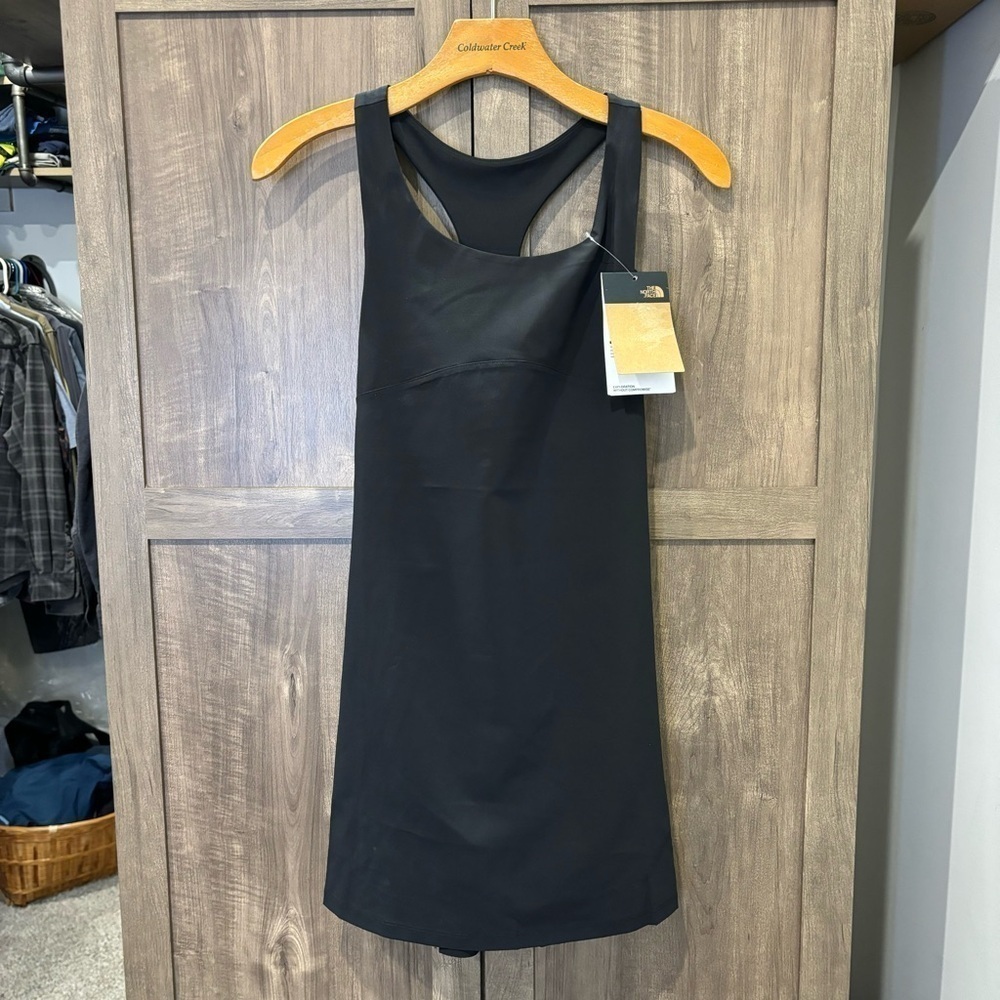 NWT The North Face XS Fitted Arque Hiking Dress with Undershorts Black